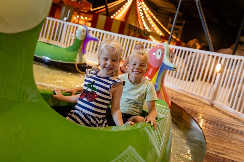 Carrousel de Vreemde Eend in Bommelwereld - Havezate Marveld