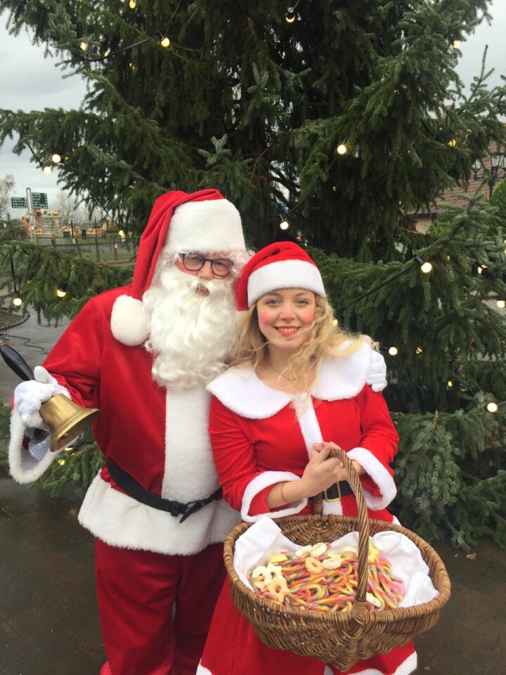 De kerstman bezoek Hotel Havezate Marveld