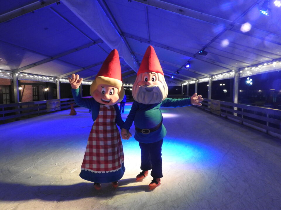 Teun en Pleun op de ijsbaan - Hotel Havezate Marveld